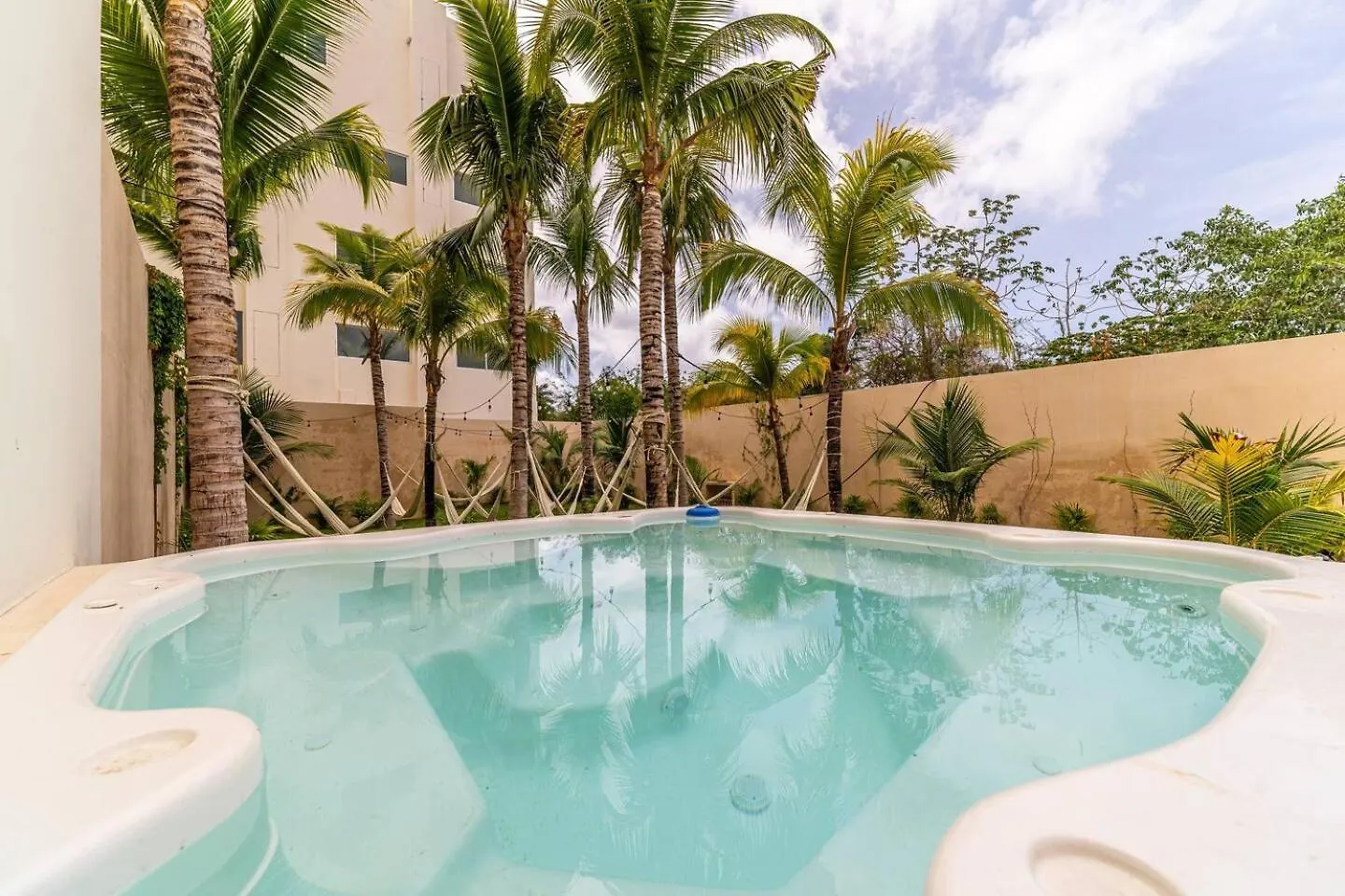 2 Bd Suite With Balcony, Gym, Rooftop Pool, Hot Tub Playa del Carmen