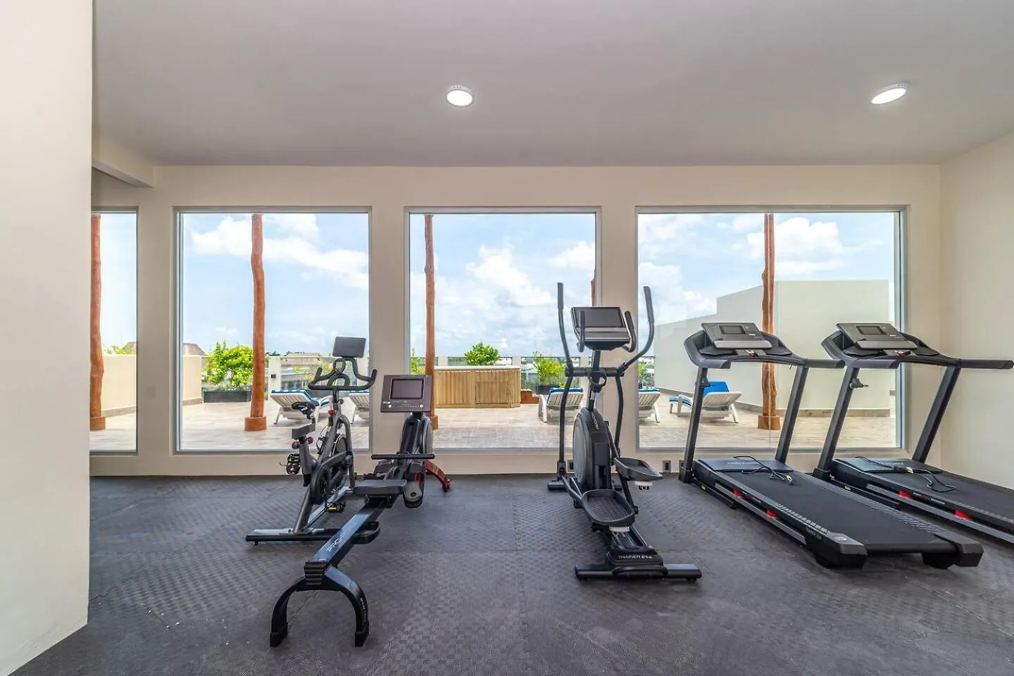 2 Bd Suite With Balcony, Gym, Rooftop Pool, Hot Tub Playa del Carmen Holiday home