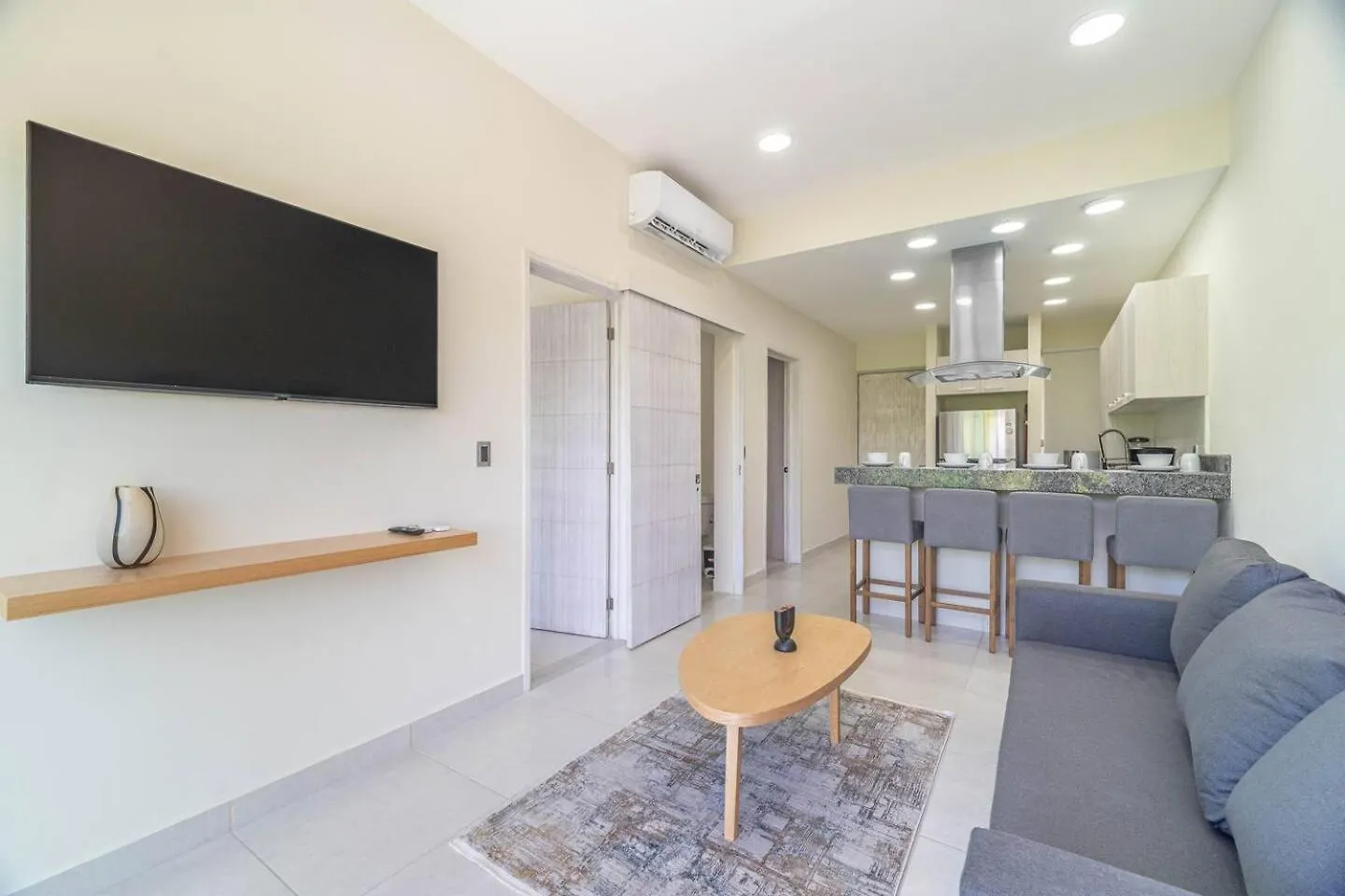 2 Bd Suite With Balcony, Gym, Rooftop Pool, Hot Tub Playa del Carmen Holiday home