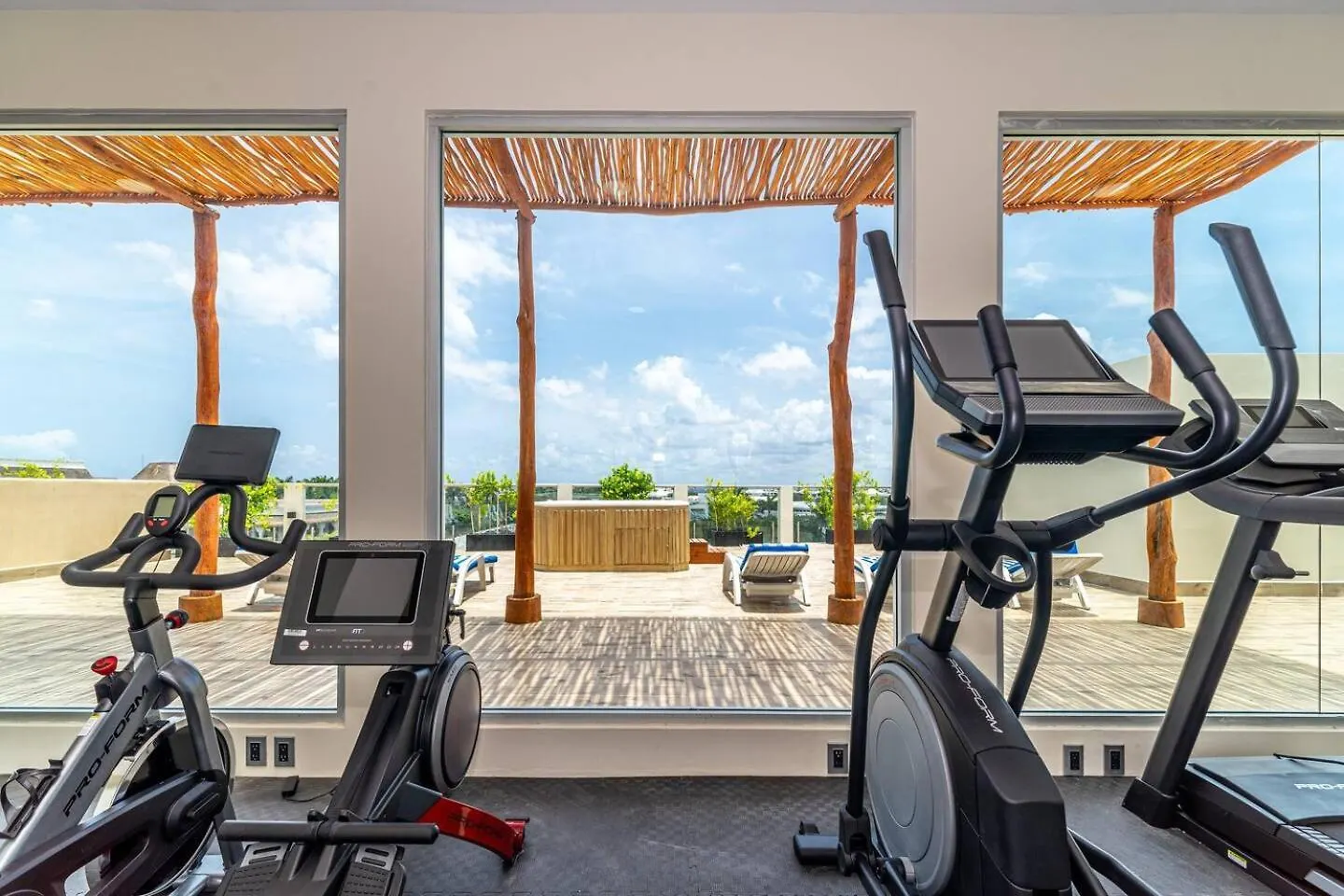 2 Bd Suite With Balcony, Gym, Rooftop Pool, Hot Tub Playa del Carmen 0*,