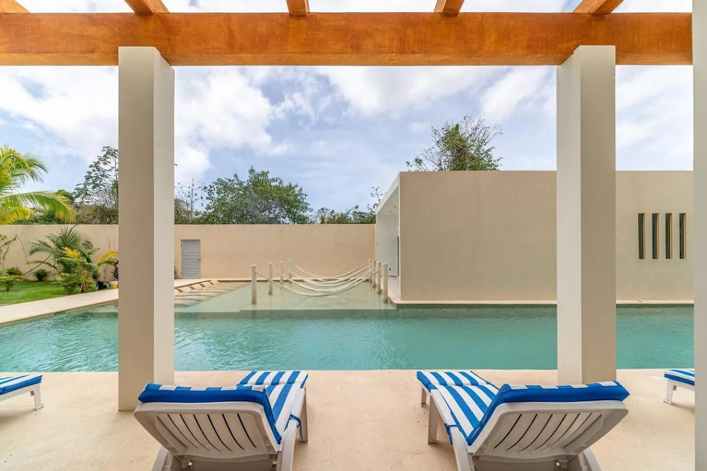 2 Bd Suite With Balcony, Gym, Rooftop Pool, Hot Tub Playa del Carmen Holiday home