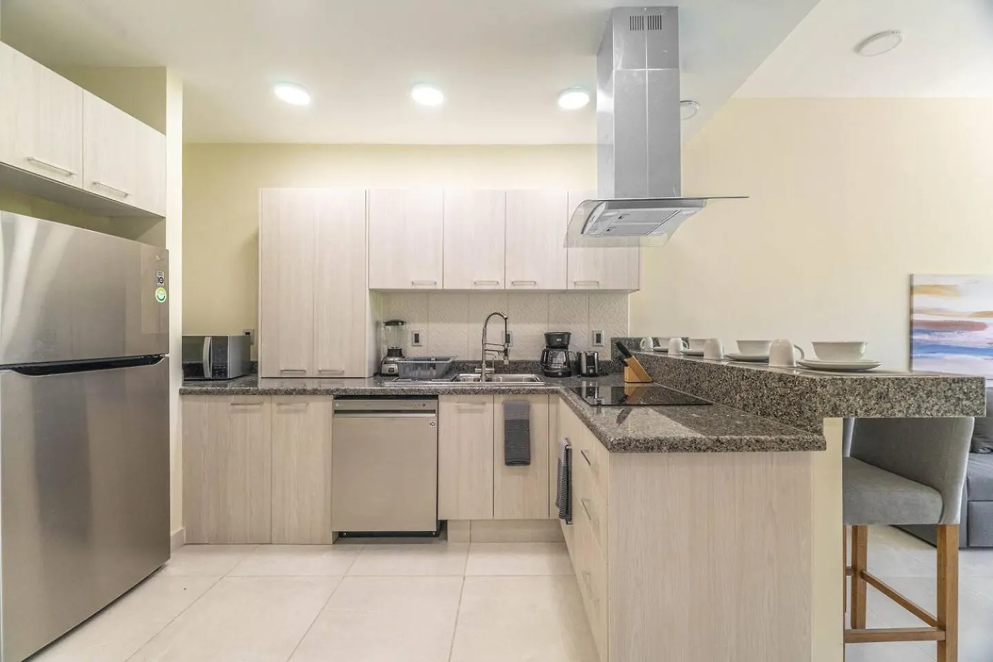 2 Bd Suite With Balcony, Gym, Rooftop Pool, Hot Tub Playa del Carmen Holiday home