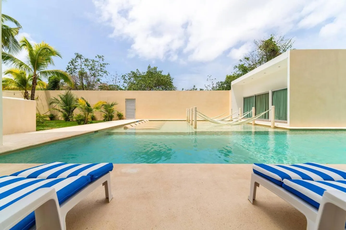 Holiday home 2 Bd Suite With Balcony, Gym, Rooftop Pool, Hot Tub Playa del Carmen