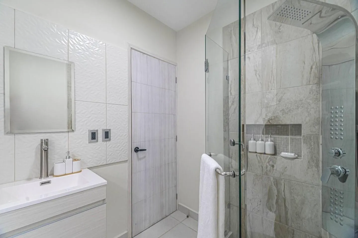 2 Bd Suite With Balcony, Gym, Rooftop Pool, Hot Tub Playa del Carmen 0*,