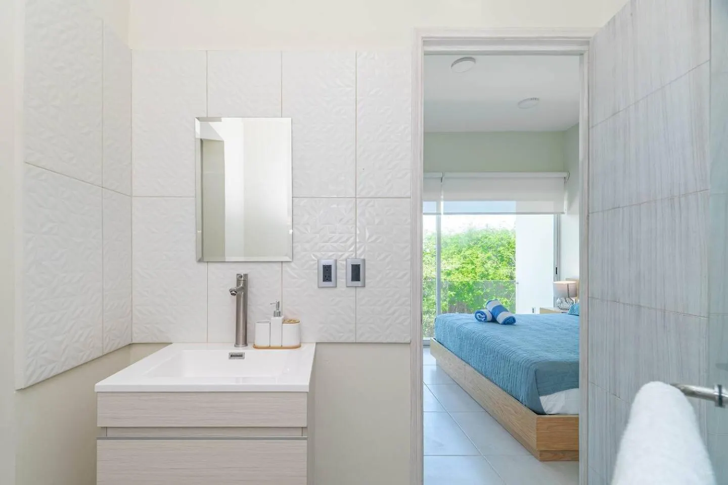2 Bd Suite With Balcony, Gym, Rooftop Pool, Hot Tub Playa del Carmen