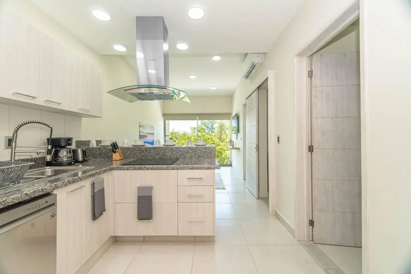 Holiday home 2 Bd Suite With Balcony, Gym, Rooftop Pool, Hot Tub Playa del Carmen Mexico
